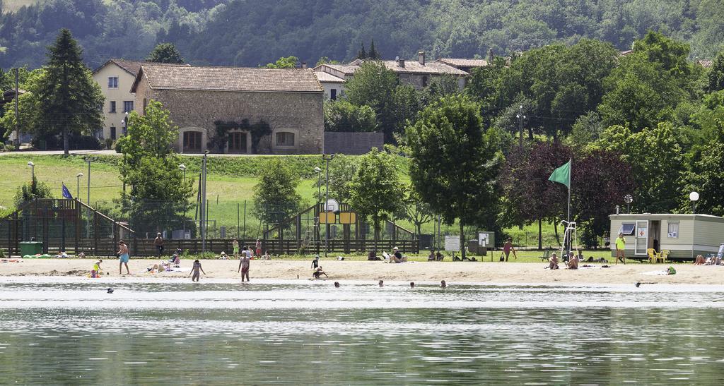 Au Petit Verger Puivert Exterior photo